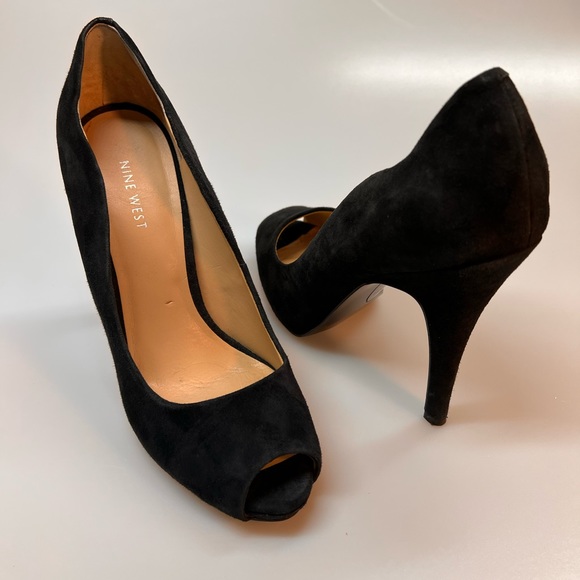 Nine West FEELNGOODR Scalloped Black Suede Peep Toe Heels - Picture 3 of 7